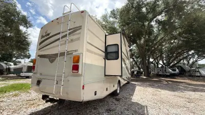 2009 Fleetwood Bounder 35H Ford photo 8