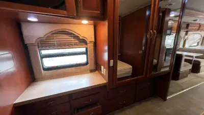 2009 Fleetwood Bounder 35H Ford photo 22