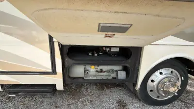 2009 Fleetwood Bounder 35H Ford photo 7
