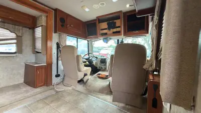 2009 Fleetwood Bounder 35H Ford photo 10