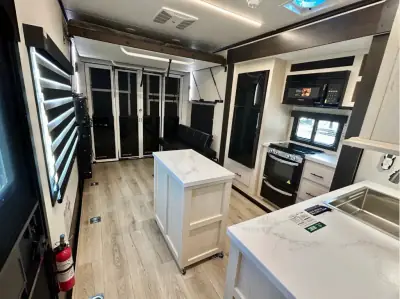 2026 Forest River Cherokee Rogue Armored 26L140 photo 11