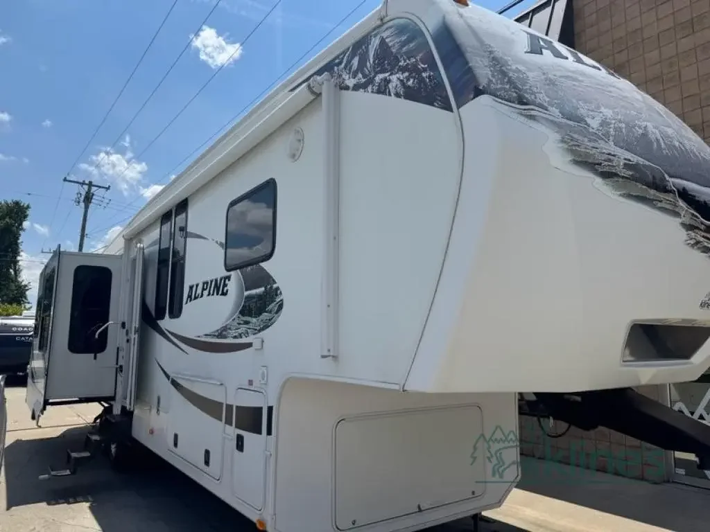 2011 Keystone Alpine 3500RE exterior