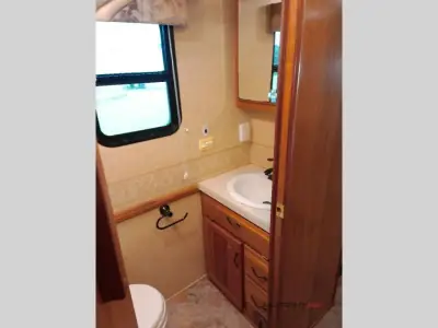2005 Newmar Dutch Star 4009 photo 37