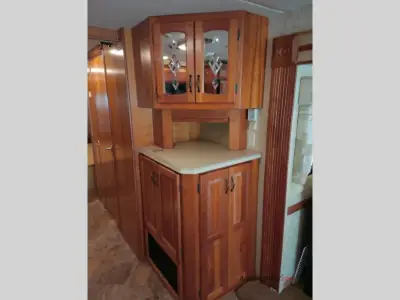 2005 Newmar Dutch Star 4009 photo 27