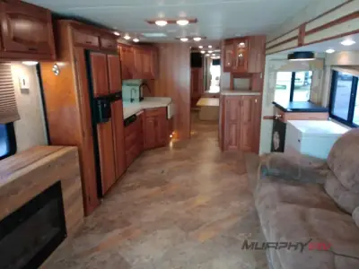 2005 Newmar Dutch Star 4009 photo 18