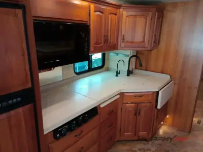 2005 Newmar Dutch Star 4009 photo 26