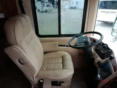 2005 Newmar Dutch Star 4009 photo 45