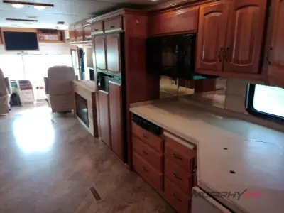 2005 Newmar Dutch Star 4009 photo 40
