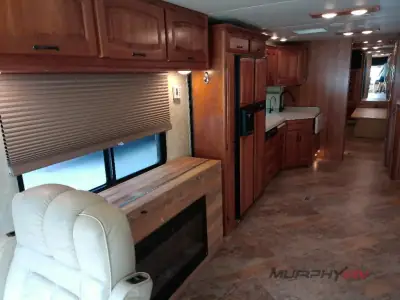 2005 Newmar Dutch Star 4009 photo 21