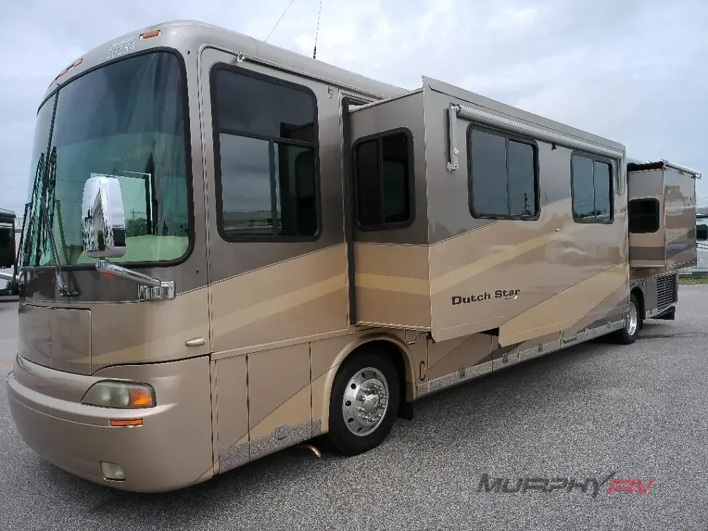 2005 Newmar Dutch Star 4009 exterior