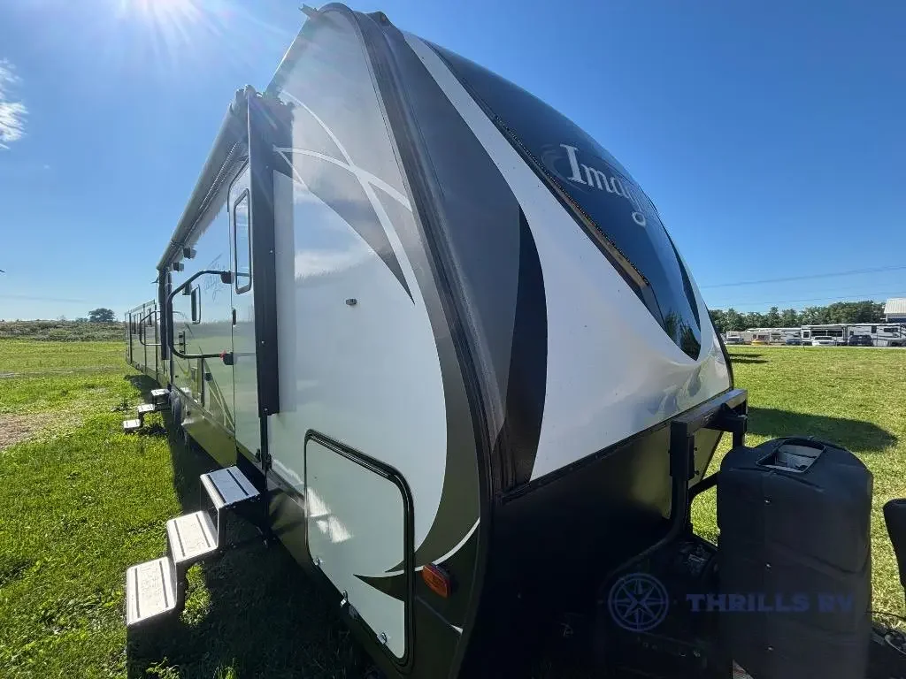 2018 Grand Design Imagine 3170BH exterior