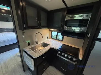 2018 Grand Design Imagine 3170BH photo 28