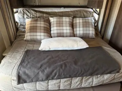 2020 Entegra Coach ACCOLADE 37L photo 25