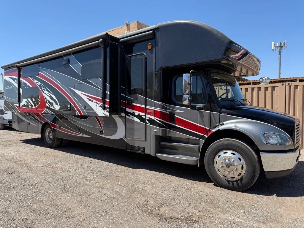 2020 Entegra Coach ACCOLADE 37L exterior