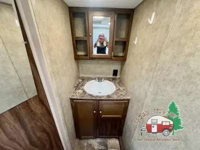 2016 Coachmen Clipper Ultra-Lite 17FQ photo 21
