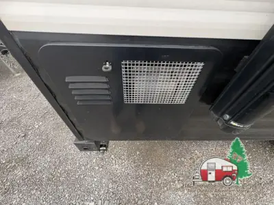 2016 Coachmen Clipper Ultra-Lite 17FQ photo 7