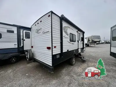 2016 Coachmen Clipper Ultra-Lite 17FQ photo 28