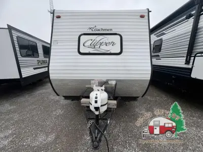 2016 Coachmen Clipper Ultra-Lite 17FQ photo 24