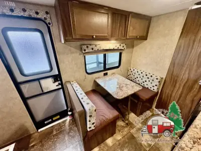 2016 Coachmen Clipper Ultra-Lite 17FQ photo 18