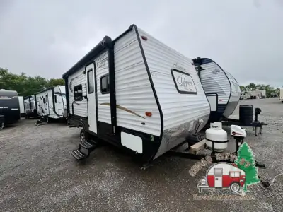 2016 Coachmen Clipper Ultra-Lite 17FQ photo 23