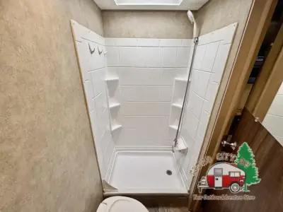 2016 Coachmen Clipper Ultra-Lite 17FQ photo 20