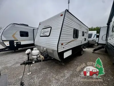 2016 Coachmen Clipper Ultra-Lite 17FQ photo 25