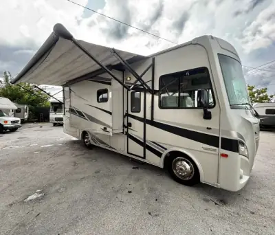 2020 Winnebago Intent 28Y photo 33