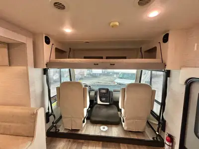 2020 Winnebago Intent 28Y photo 23