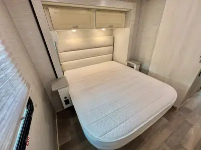 2020 Winnebago Intent 28Y photo 21