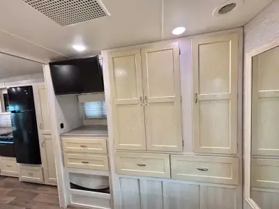 2020 Winnebago Intent 28Y photo 20