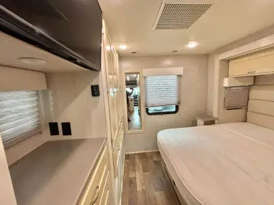 2020 Winnebago Intent 28Y photo 17