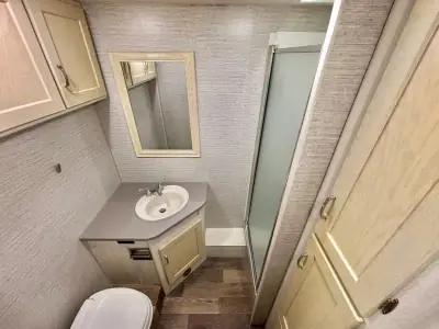 2020 Winnebago Intent 28Y photo 15
