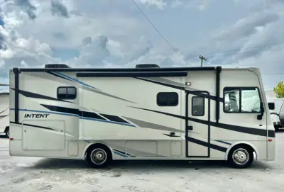 2020 Winnebago Intent 28Y photo 40