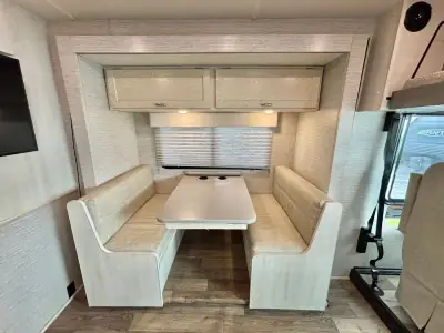2020 Winnebago Intent 28Y photo 2