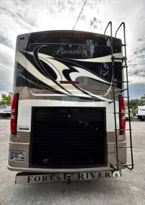 2013 Forest River BERKSHIRE M-390RB photo 4