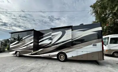 2013 Forest River BERKSHIRE M-390RB photo 2