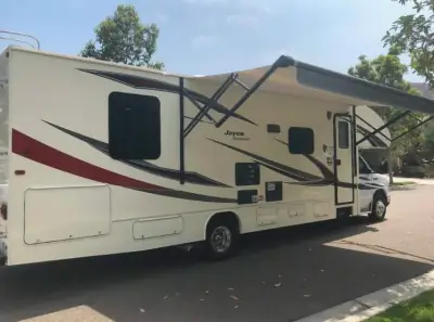 2017 JAYCO REDHAWK photo 2