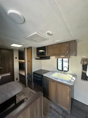 2017 Keystone BULLET ULTRA LITE 202 BHSWE photo 18