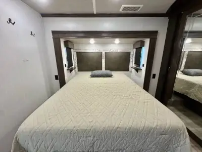 2020 Cedar Creek By Forest River Silverback Fifth Wheel 31IK photo 16