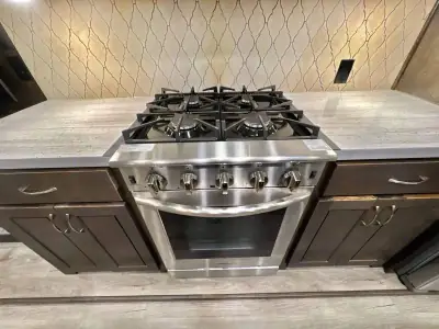 2020 Cedar Creek By Forest River Silverback Fifth Wheel 31IK photo 23