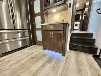 2020 Cedar Creek By Forest River Silverback Fifth Wheel 31IK photo 19