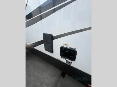 2022 Forest River Rockwood Signature Ultra Lite 8337RL photo 6
