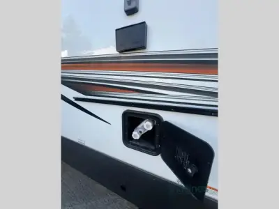 2022 Forest River Rockwood Signature Ultra Lite 8337RL photo 8
