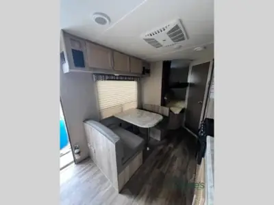 2019 Coachmen Catalina SBX 261BH photo 10