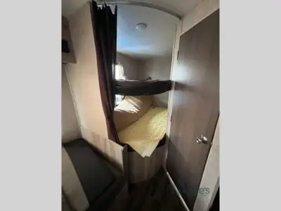 2019 Coachmen Catalina SBX 261BH photo 11