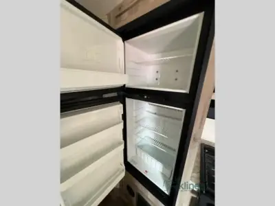 2019 Coachmen Catalina SBX 261BH photo 14