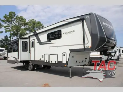 2027 Forest River Rockwood Signature 401SFB photo 6
