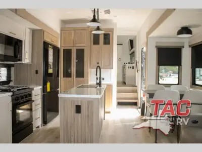 2027 Forest River Rockwood Signature 401SFB photo 7