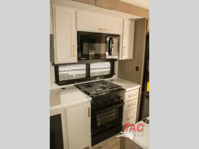 2027 Forest River Rockwood Signature 401SFB photo 13