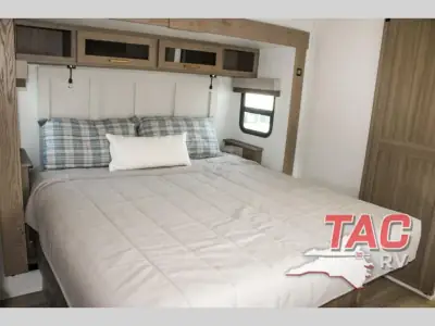 2027 Forest River Rockwood Signature 401SFB photo 27